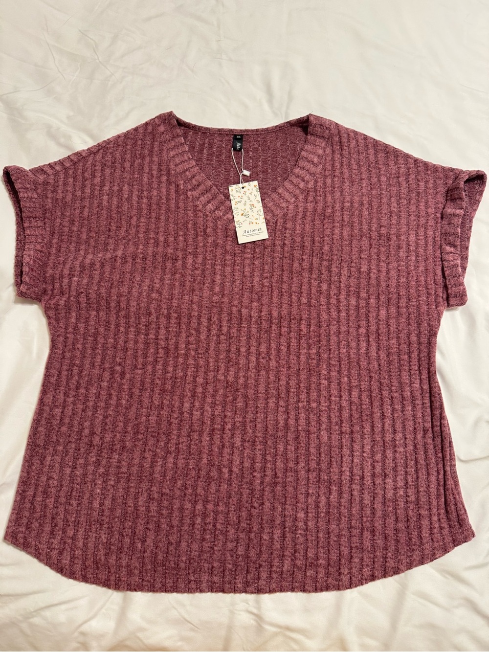 Ribbed V-Neck Short Sleeve Top in Mauve
